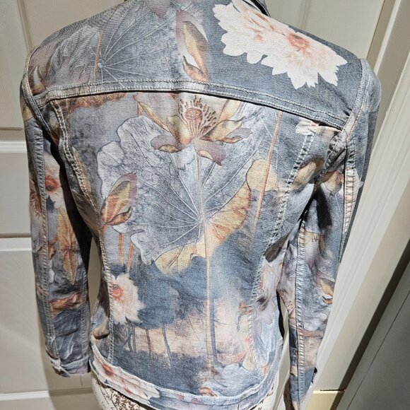 2 Pc Reversible denim jacket and jeans - Picture 5 of 12